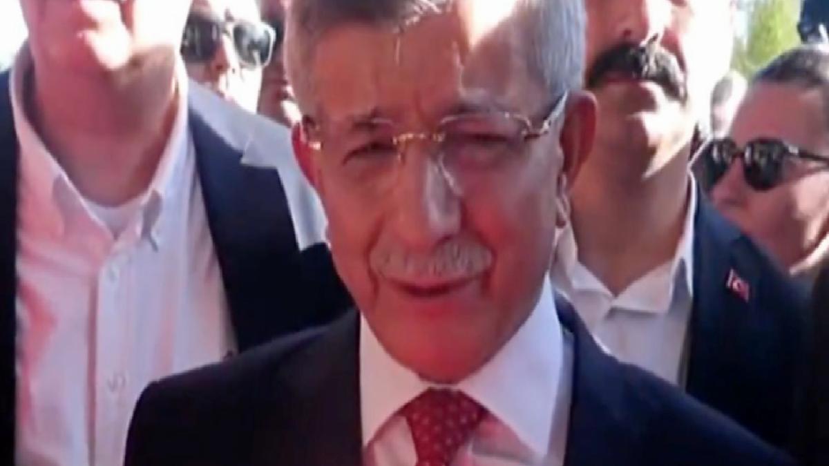 Ahmet Davutoğlu: Acı haberi alınca yüreğimizden bir şeyler koptu