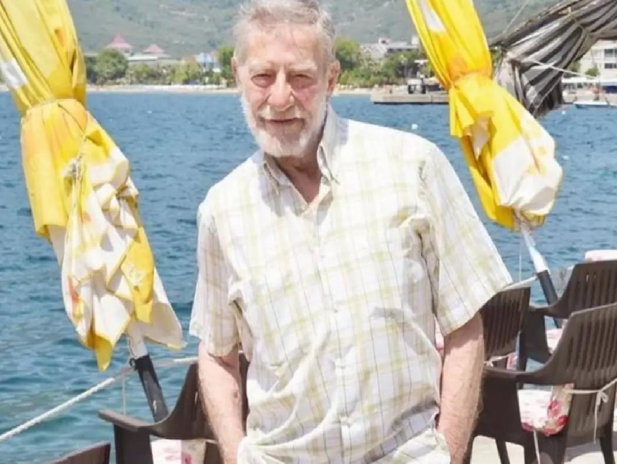 Ahmet Mekin Kalça Kemiğini Kırdı