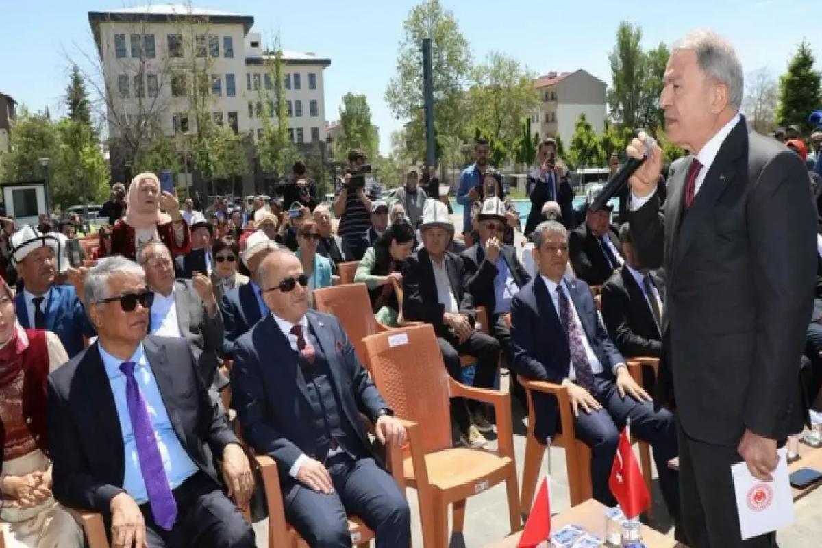 Akar, Manas Destanı Programında Konuştu