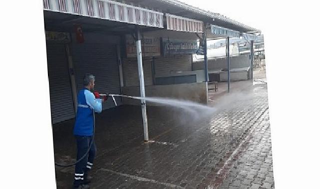 Akbük Semt Pazarı, belediye ekiplerince temizlendi.