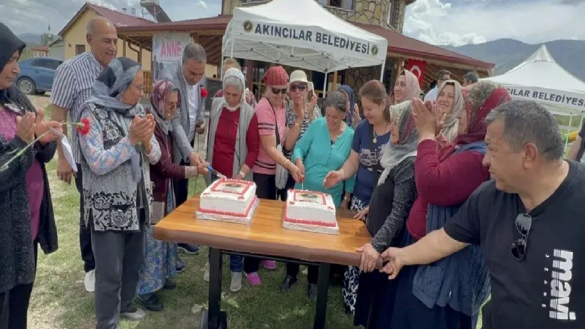 Akıncılar’da Anneler Günü Kutlaması