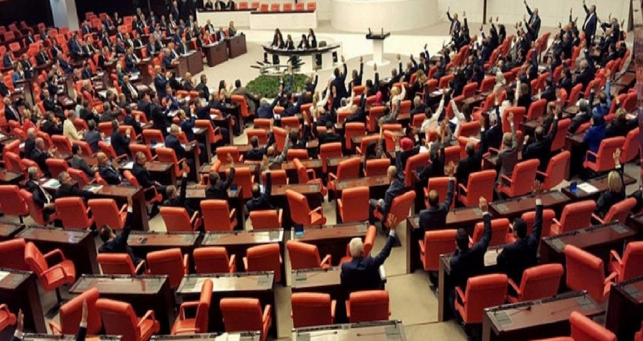 ‘AKP kendi sistemini bile altüst ediyor’
