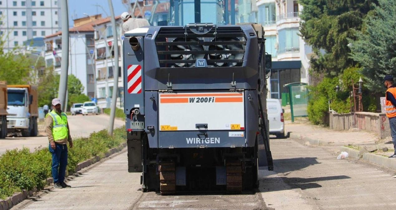 AKP’li başkan, köstebek yuvasına dönen yollar için helallik istemişti… Asfalt çalışmalarına başlandı
