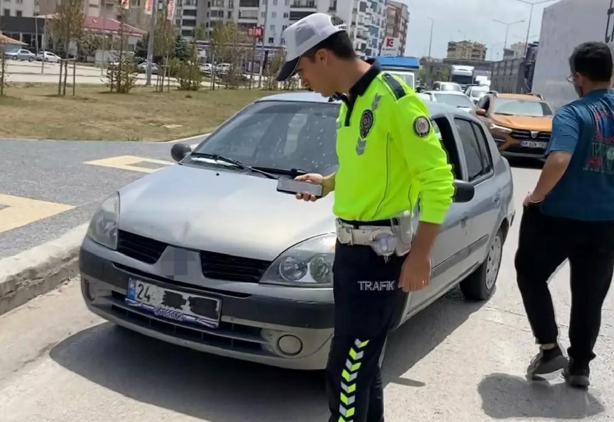 Aksaray’da Plakasını Kapatıp Basına Tepki Gösteren Sürücü Yakalandı
