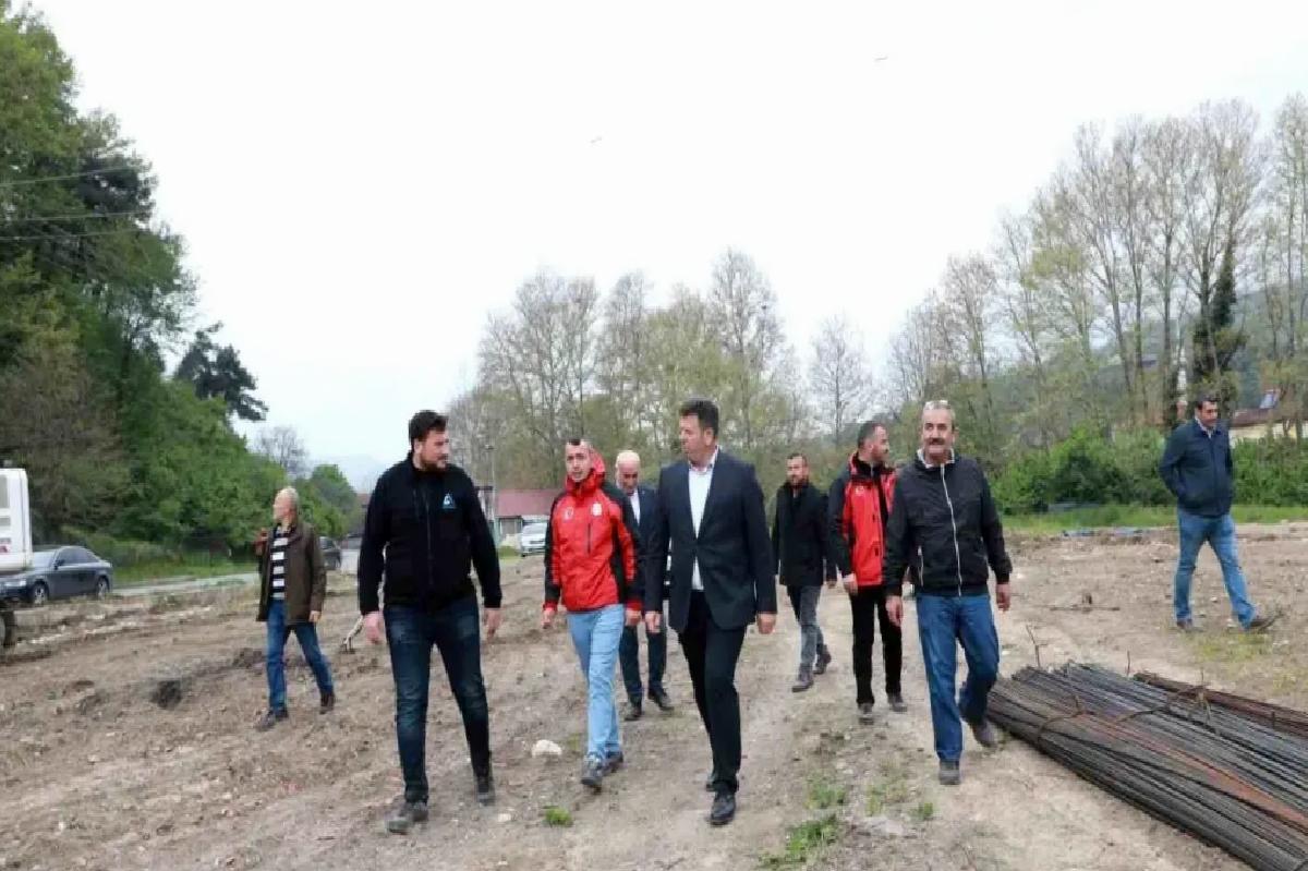 Akyazı’da 4 mahallede spor tesisi çalışmaları başladı