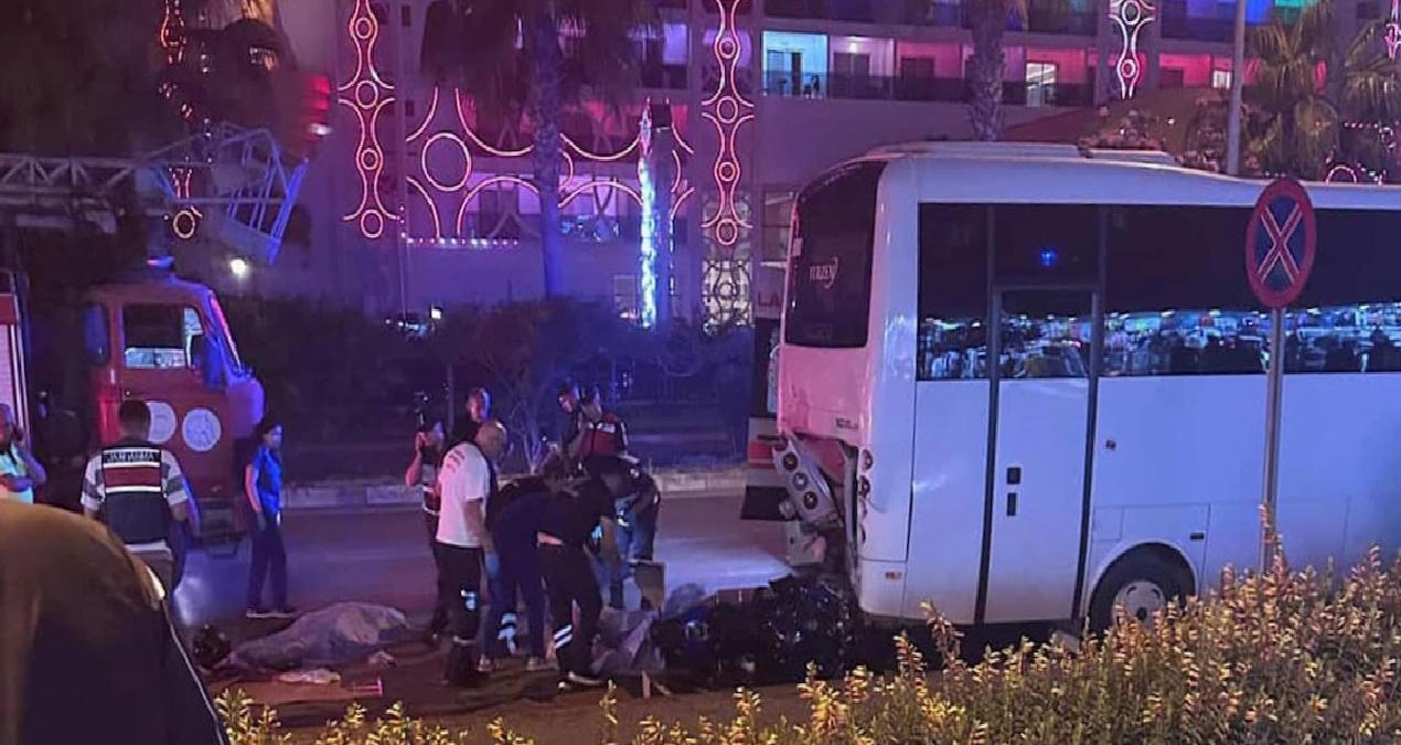 Alanya’da park halindeki araca motosiklet çarptı: 2 kişi hayatını kaybetti