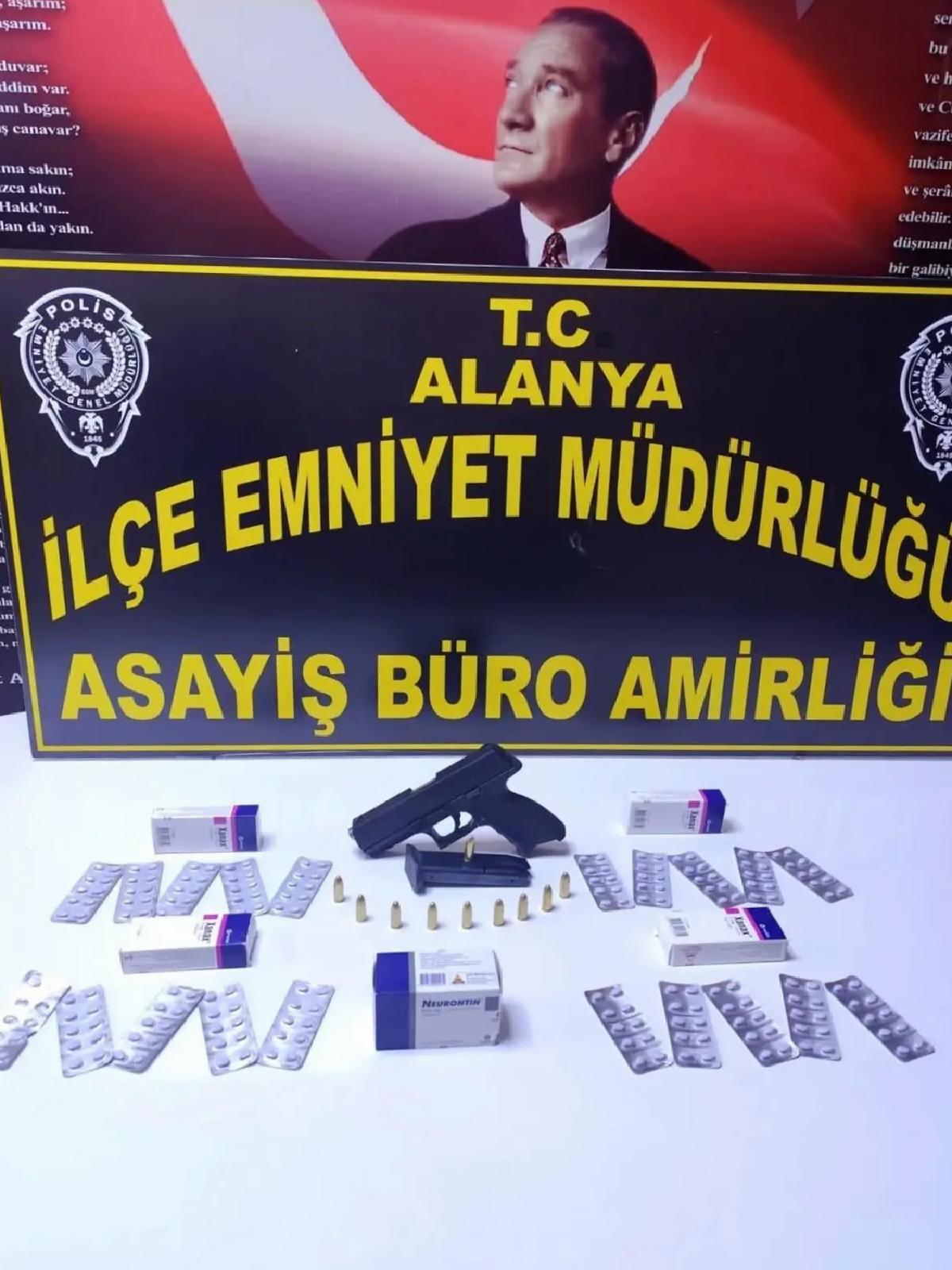 Alanya’da Ruhsatsız Tabanca ve Uyuşturucu Ele Geçirildi