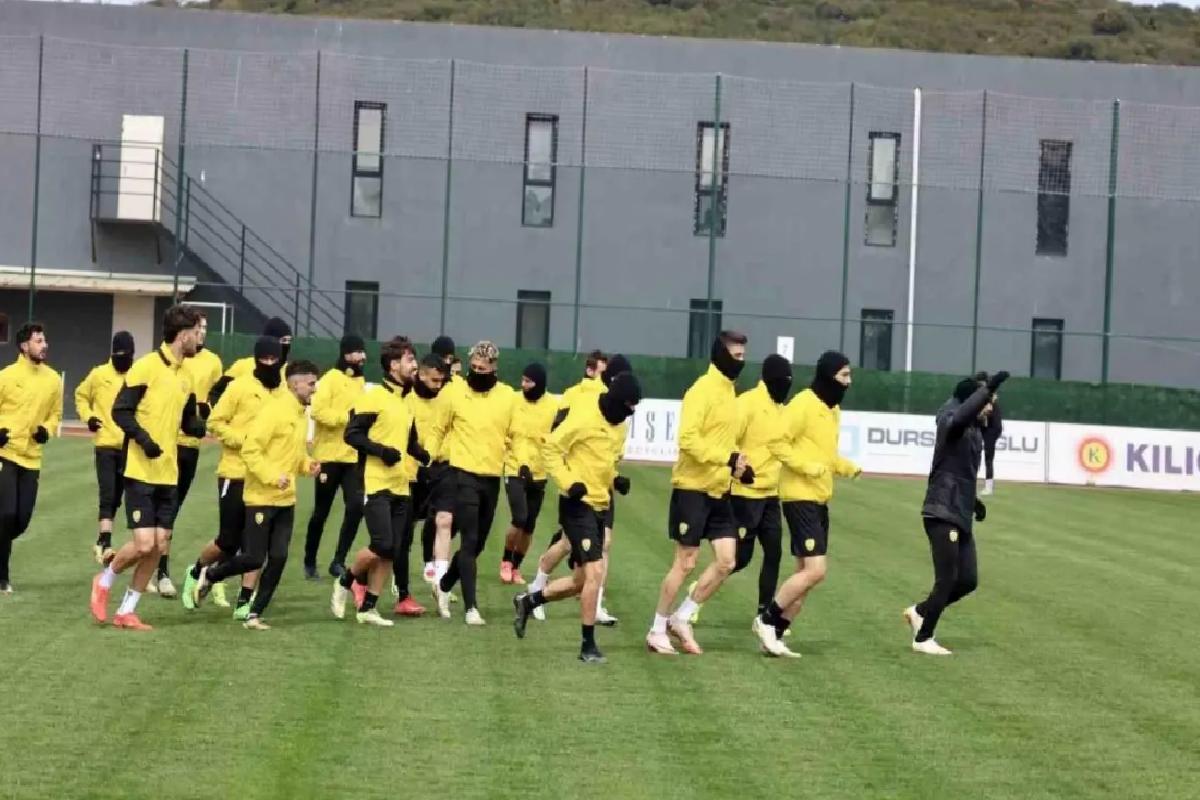Aliağa FK, 6 Oyuncu ile Ayrıldı