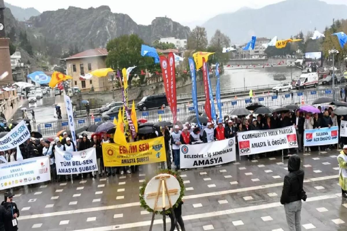 Amasya’da Yağmur Altında 1 Mayıs Kutlaması