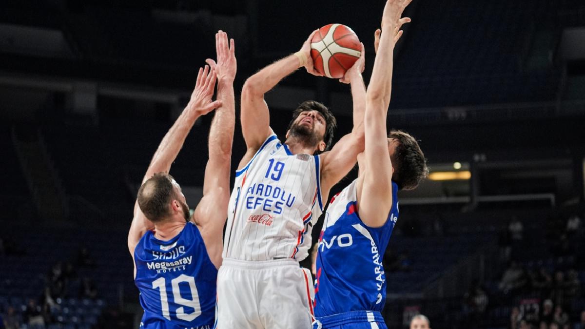 Anadolu Efes, Büyükçekmece Basketbol’u mağlup etti