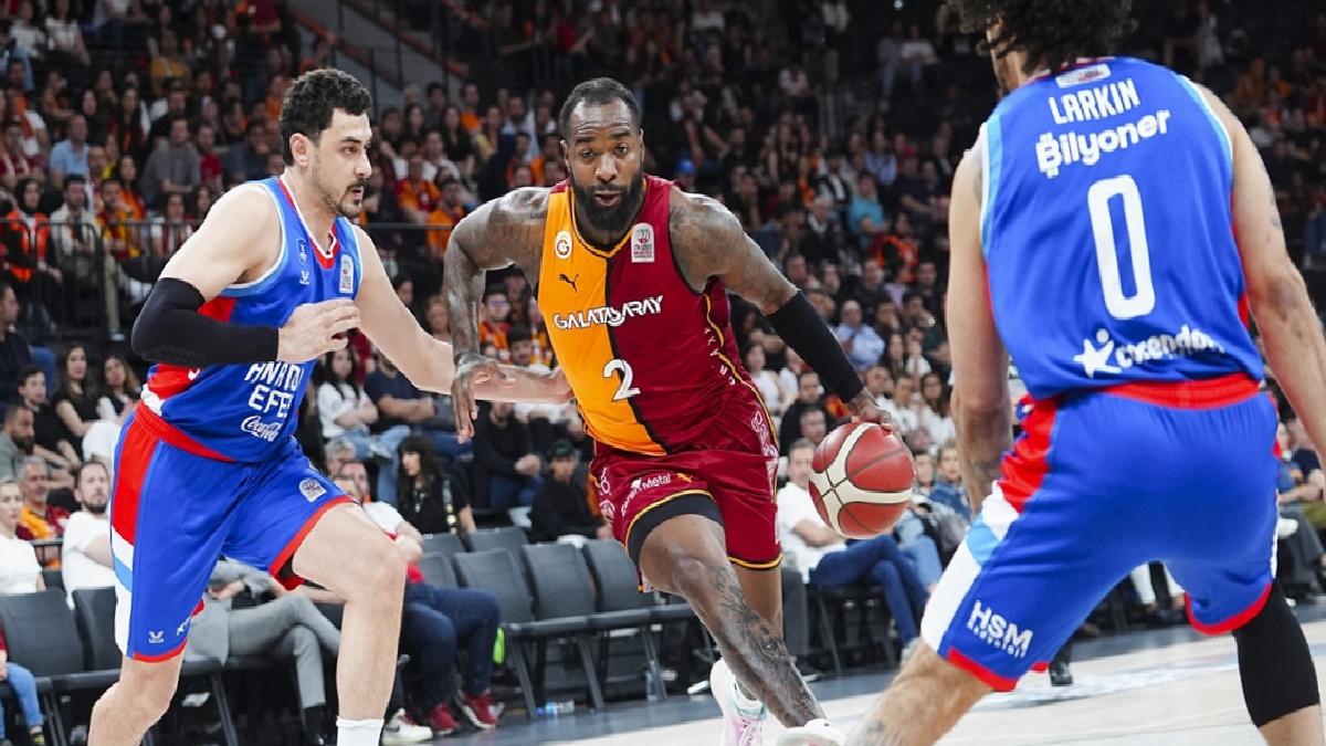 Anadolu Efes’ten Galatasaray’a 34 sayılık fark!