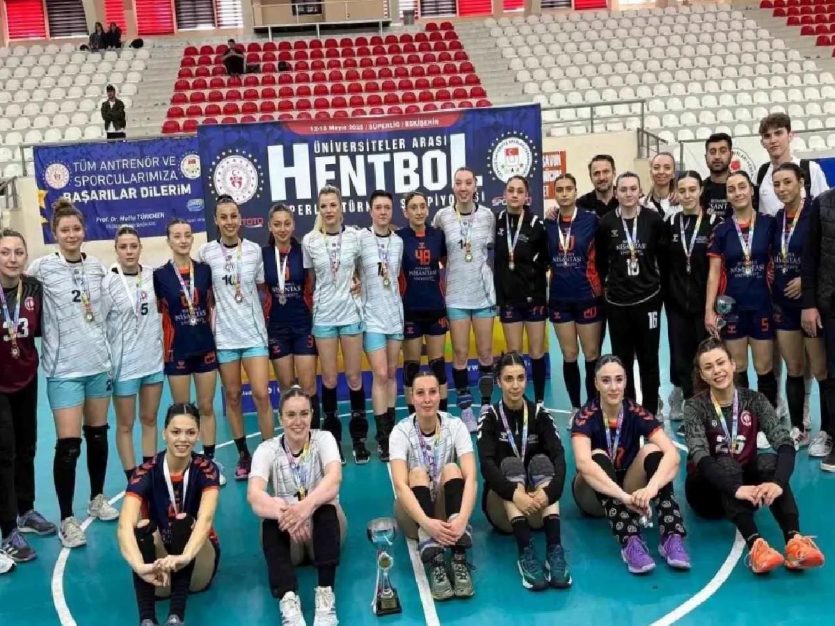 Anadolu Üniversitesi Hentbol Takımı 4. Şampiyonluğunu Kazandı