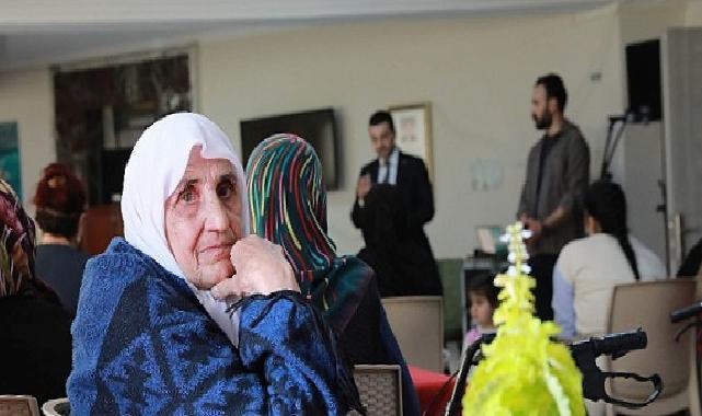 Anneler Günü’nde Huzurevi Sakinlerine Sürpriz Ziyaret