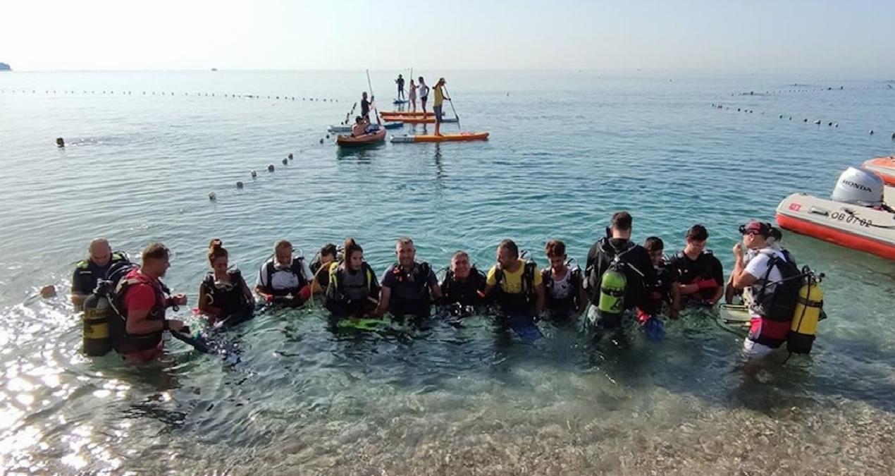 Antalya’da deniz dibi temizliği yapıldı