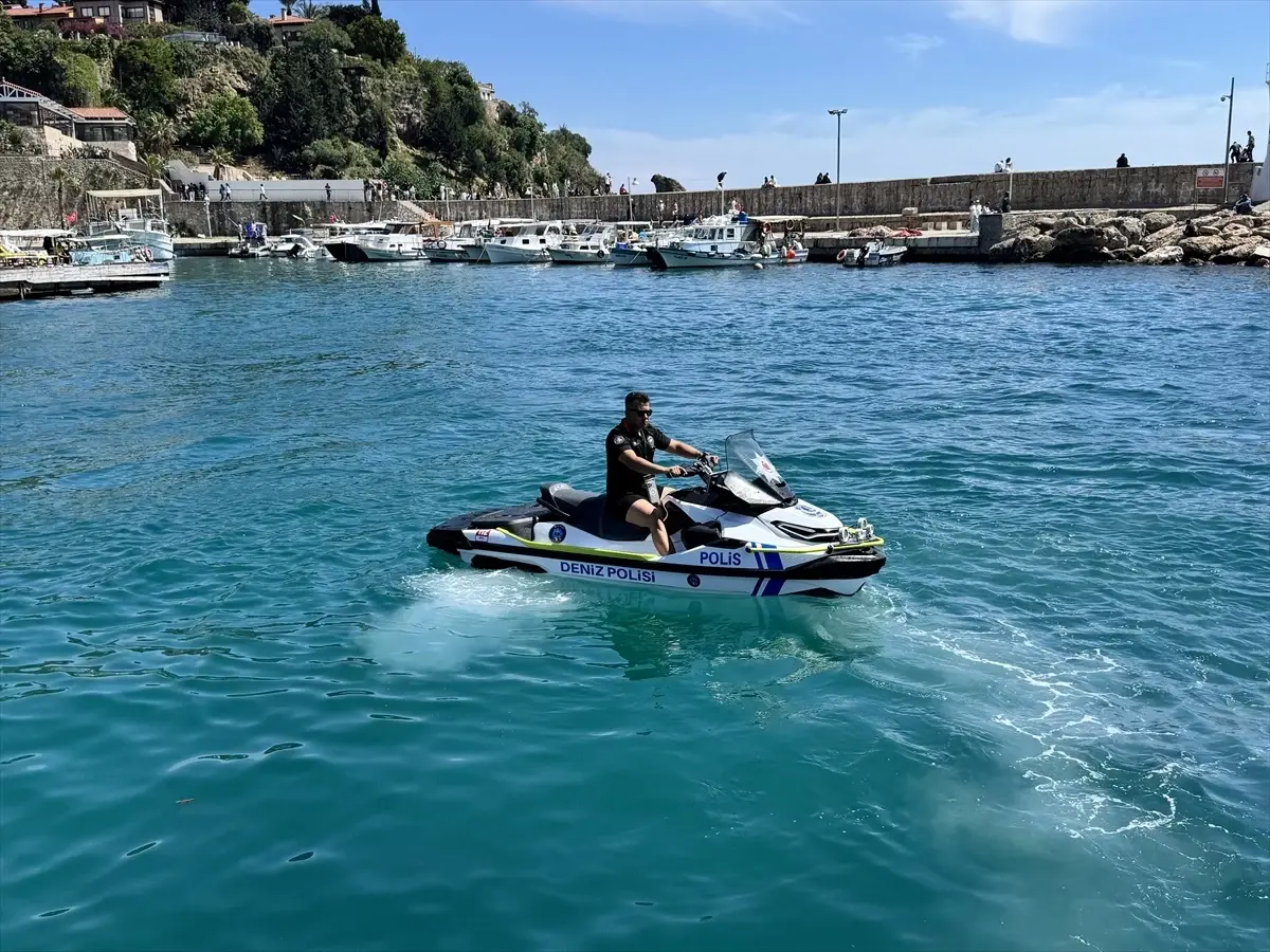 Antalya’da Mahsur Kalan 3 Kişi Kurtarıldı