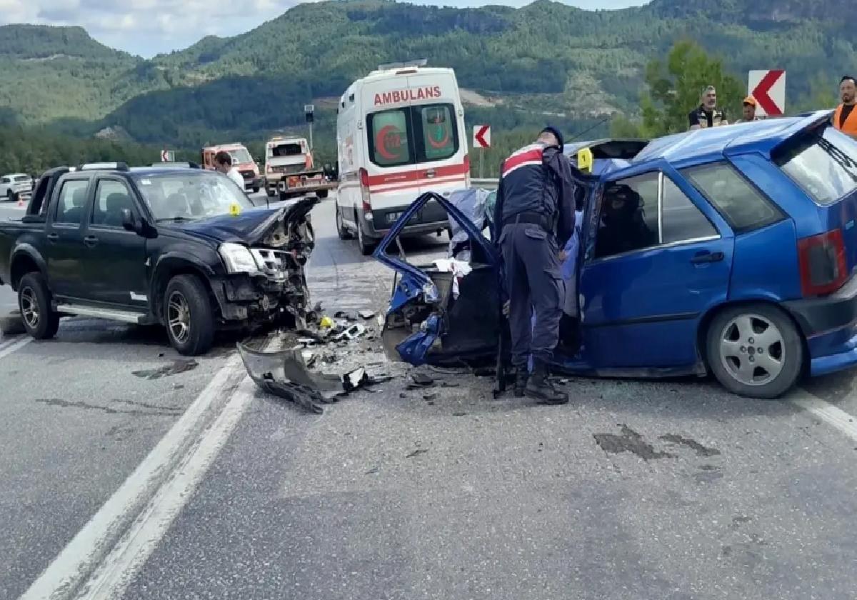 Antalya’da Trafik Kazası: 1 Ölü, 3 Yaralı