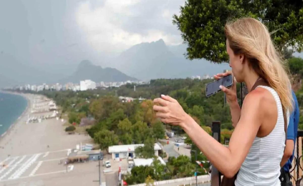 Antalya’da Turistin Kaybolan Saati Bulundu