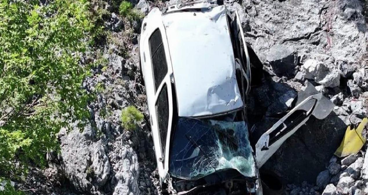 Antalya’da uçuruma devrilen otomobildeki 1 kişi öldü, 1 kişi yaralandı