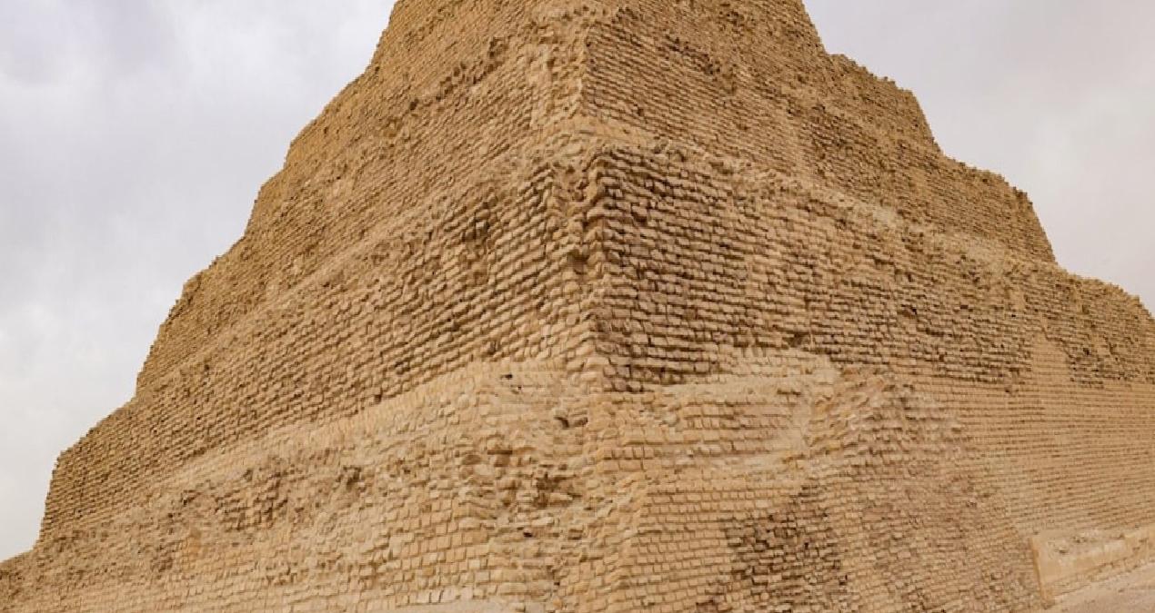 Antik Mısır’ın sırlarla dolu ilk piramidi: Sakkara