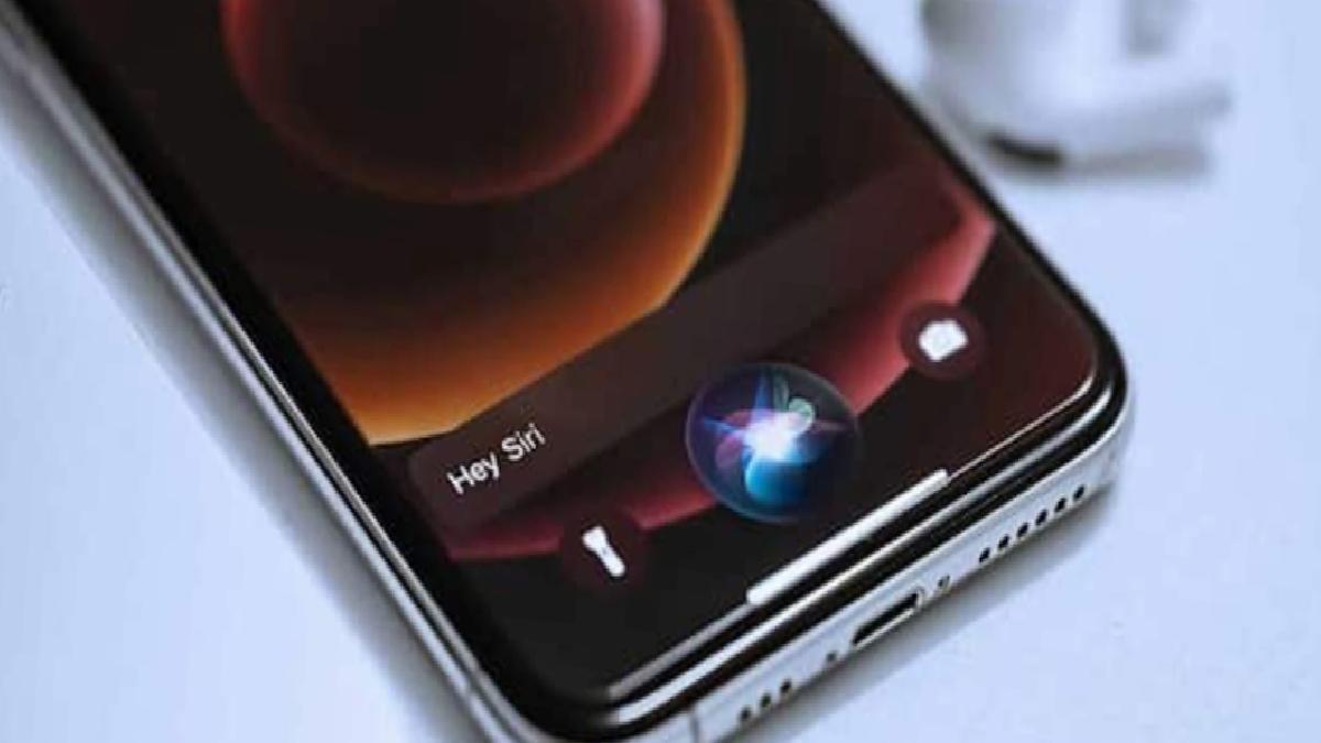 Apple, Siri’yi ChatGPT’ye rakip olacak şekilde yeniliyor