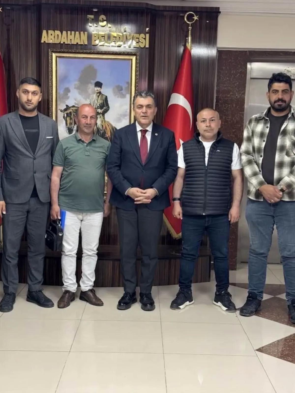 Ardahan Belediye Başkanı Muhtarlarla Buluştu