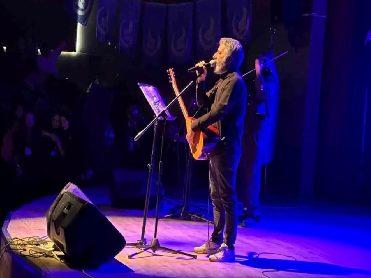 Ardahan’da Ali Kınık Konseri Coşkuyla Gerçekleşti