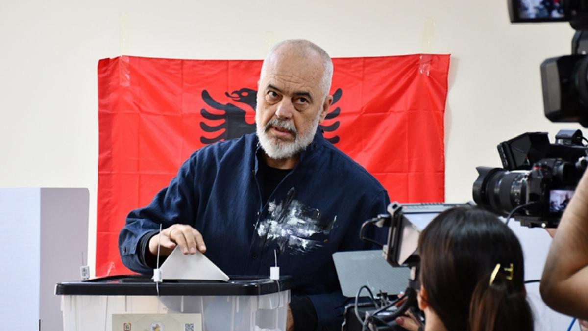 Arnavutluk’ta genel seçim: Rama’nın partisi önde
