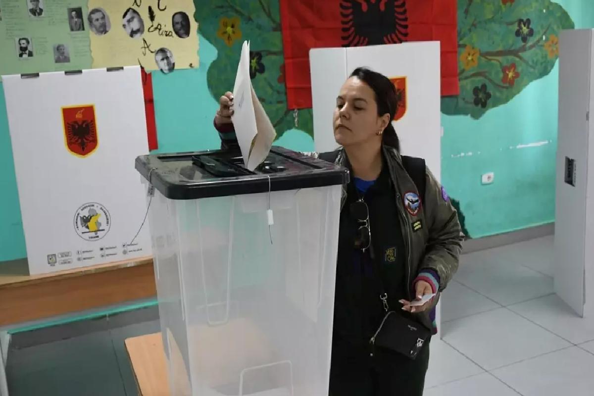 Arnavutluk’ta Genel Seçimler Başladı