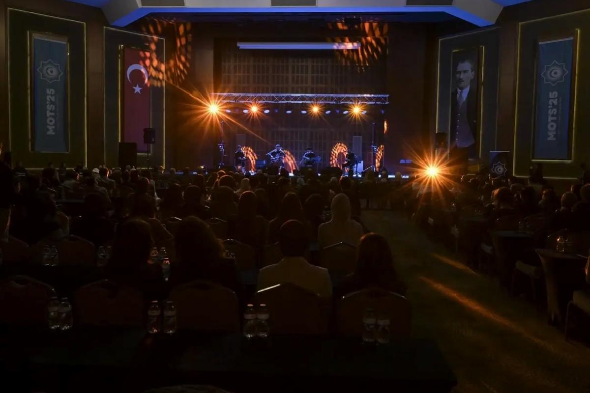 Arslanbek Sultanbekov Ankara’da Konser Verdi