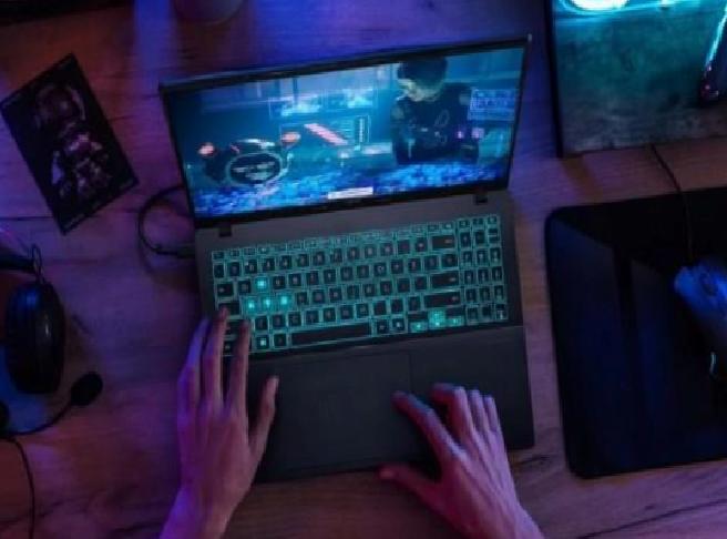 ASUS V16 hem oyunculara hem içerik üreticilerine güçlü bir alternatif sunuyor