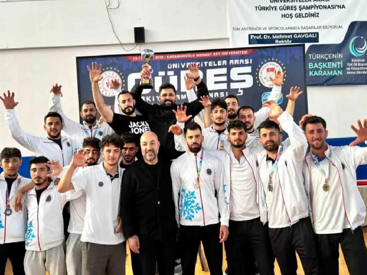 Atatürk Üniversitesi Güreşte Türkiye Şampiyonu