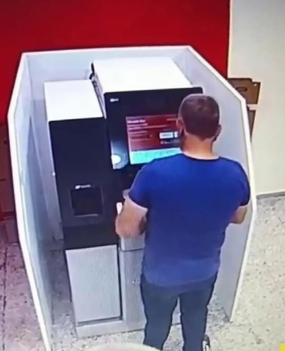 ATM’de 13 Bin Lira Çalındı