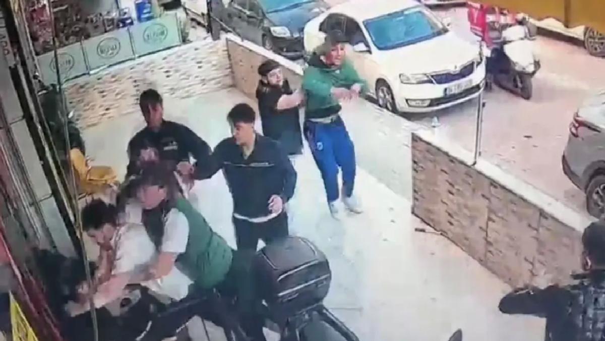 Avcılar’da Bıçaklı Kavga: 2 Yaralı