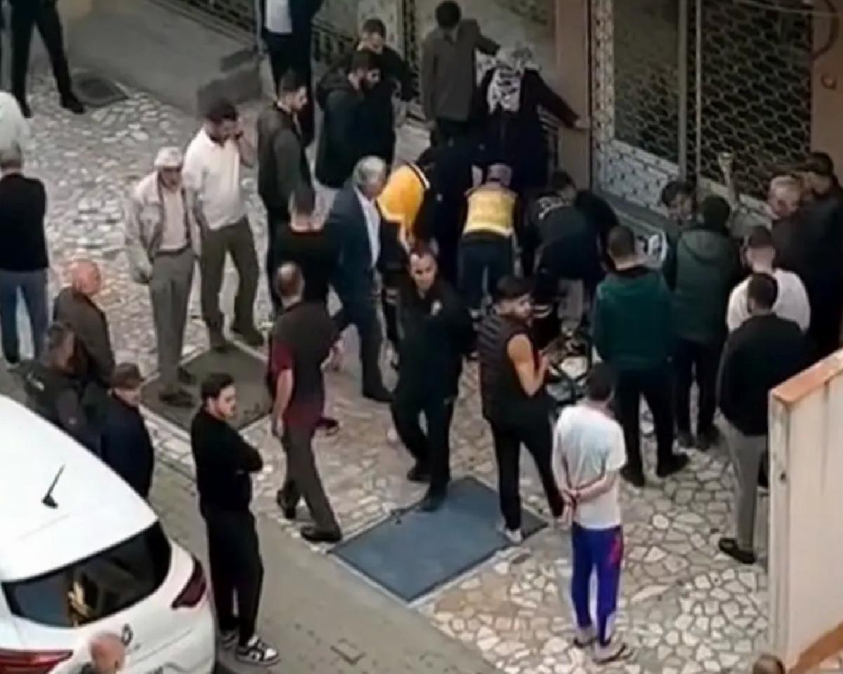 Avcılar’da Bıçaklı Kavga: İki Yaralı