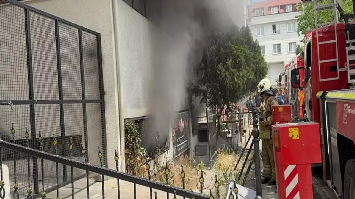 Avcılar’da Yangın Söndürüldü