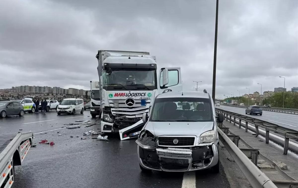 Avcılar’da Zincirleme Kaza: Ulaşım Aksadı