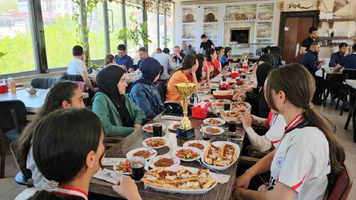 Aydınlar Okulları Kız Voleybol Turnuvasında Büyük Başarı Elde Etti