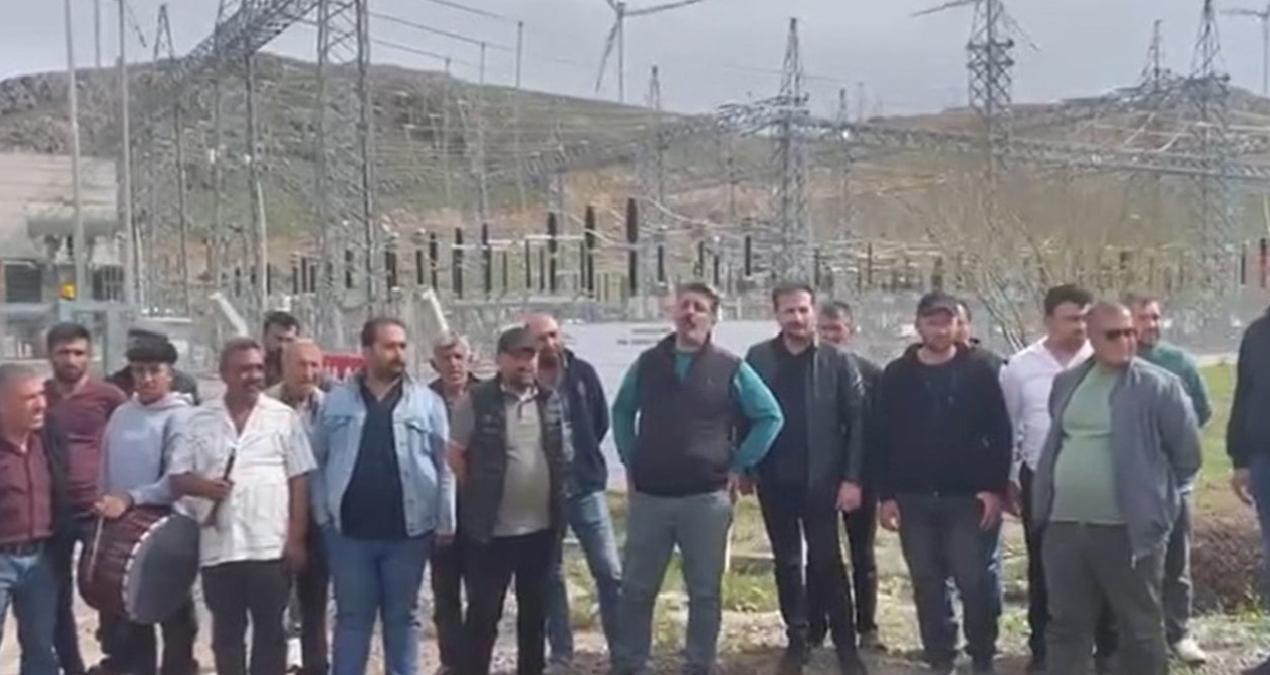Aylardır maaşlarını alamayan işçiler grev başlattı: “Seçim zamanı oy isteyenler neredesiniz?”