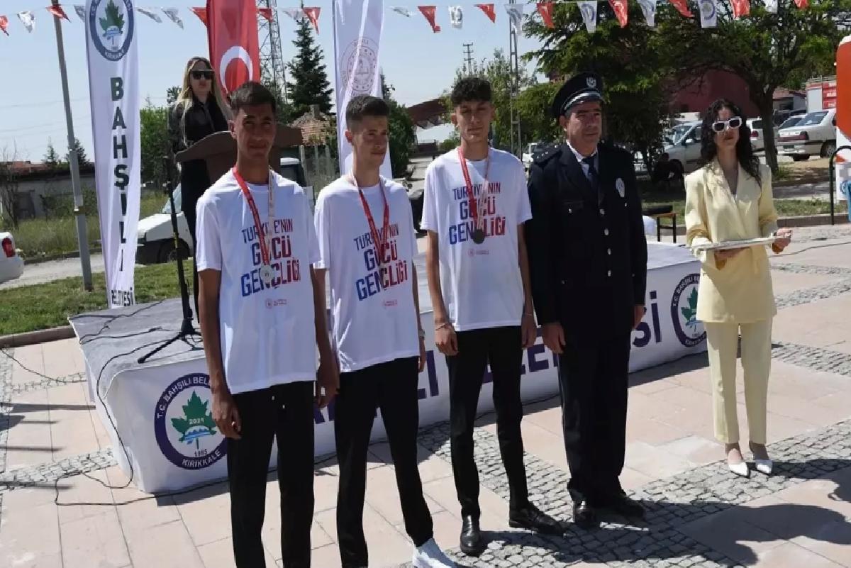 Bahşılı’da 19 Mayıs Atatürk’ü Anma, Gençlik ve Spor Bayramı kutlandı
