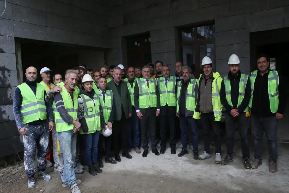 Bakan Bak Rize’de Yurt İnşaatlarını İnceledi