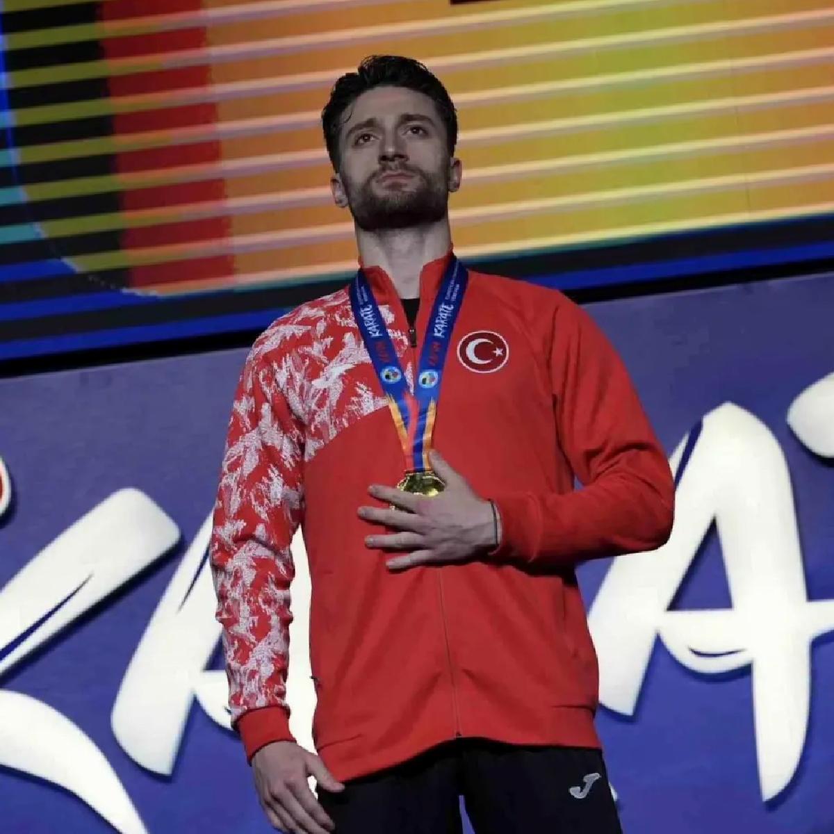 Bakan Bak’tan Karate Şampiyonlarına Tebrik