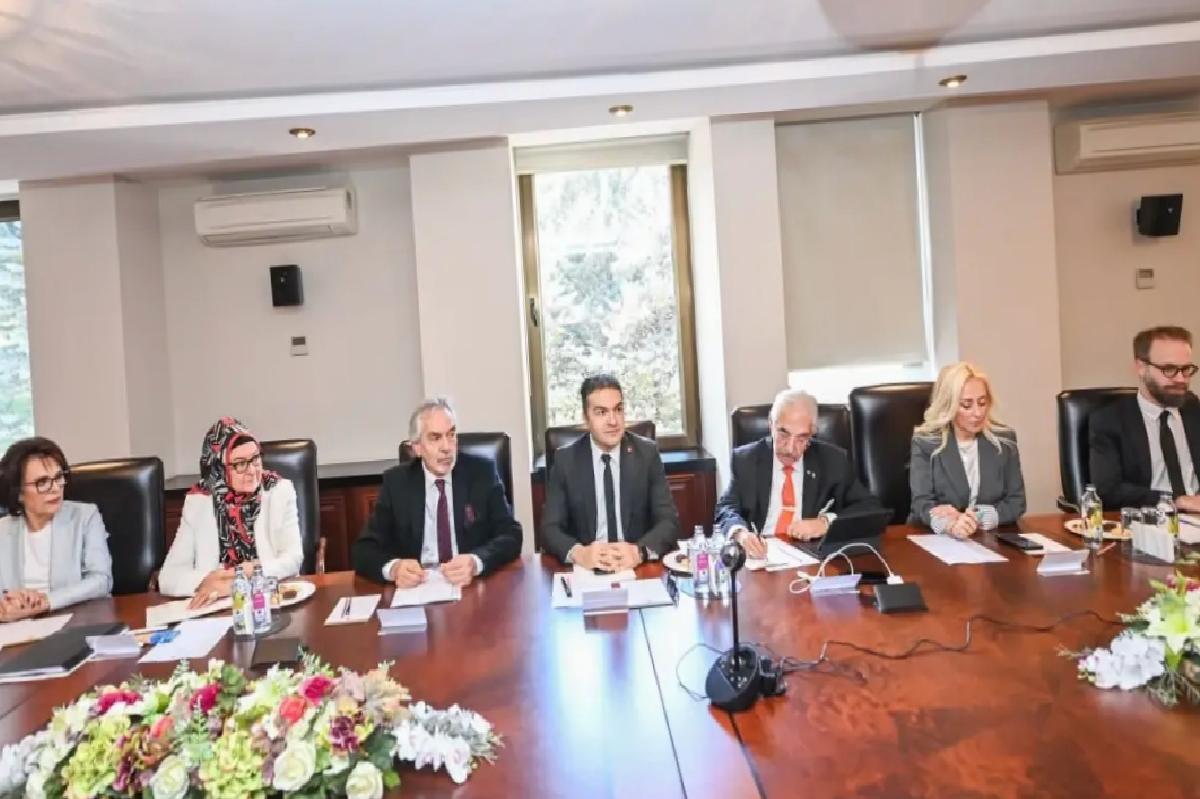 Bakan Ersoy’dan Kültür ve Sanat Vizyonu Toplantısı