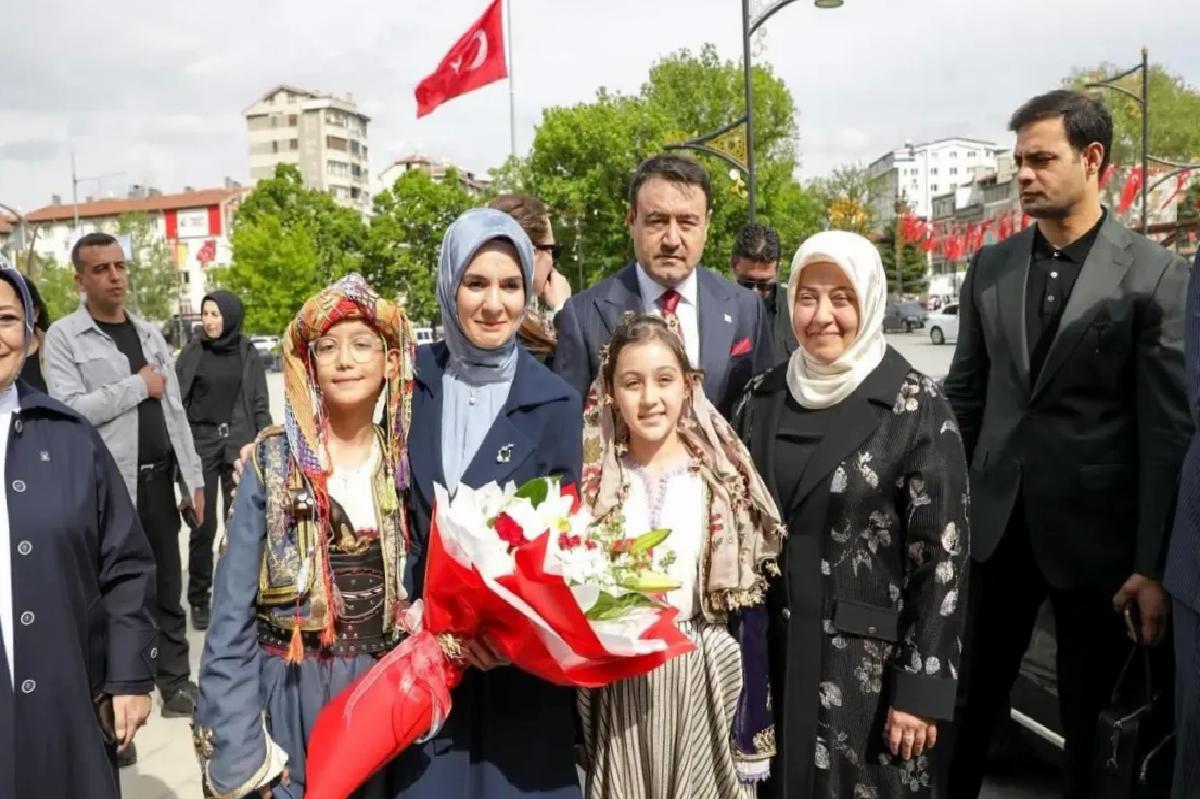 Bakan Göktaş Kütahya’da Ziyaretlerde Bulundu