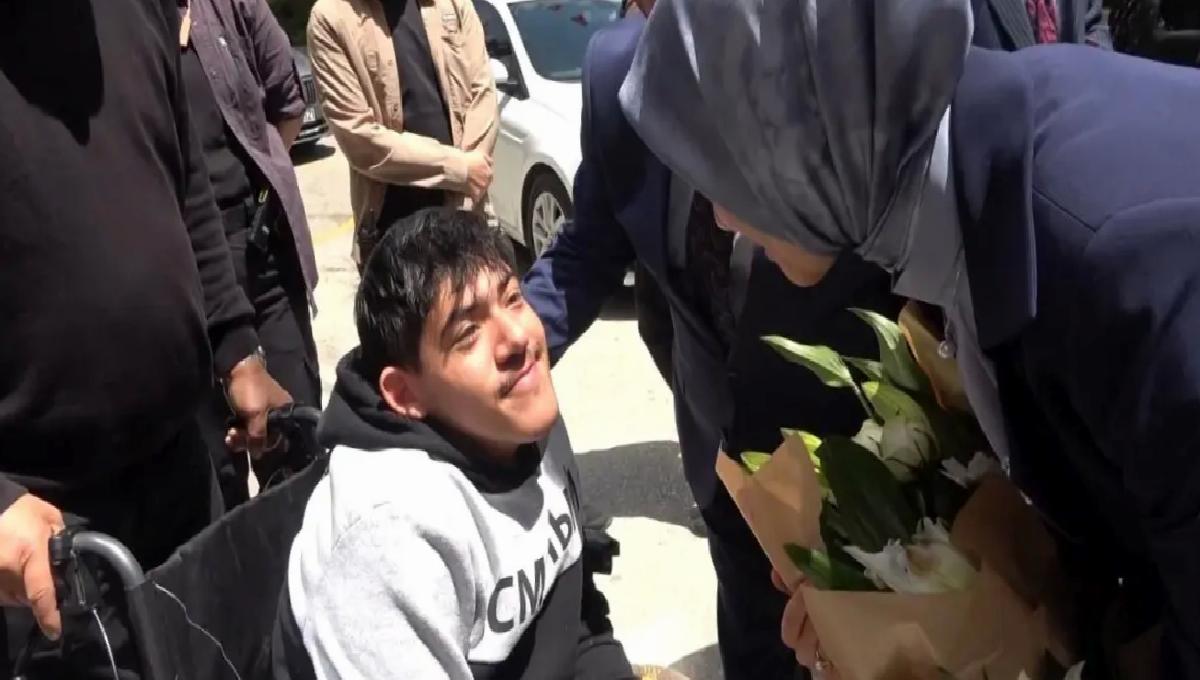 Bakan Göktaş’tan Özel Gereksinimli Abdullah’a Ilgi