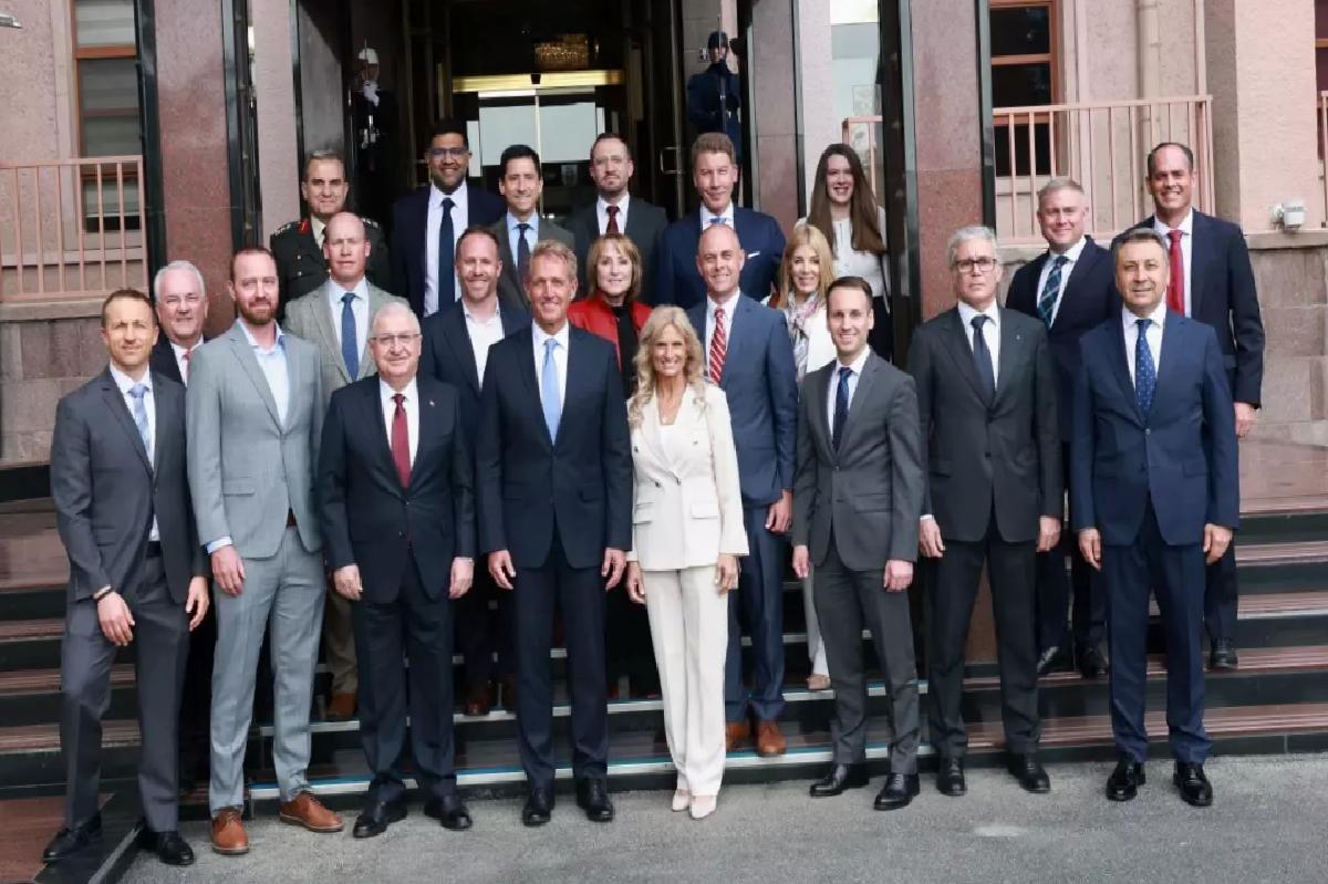 Bakan Güler, Jeff Flake’i Kabul Etti