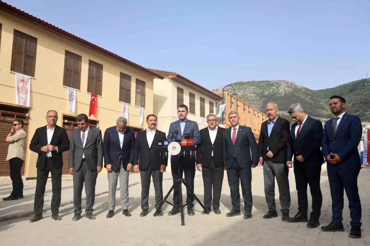 Bakan Kurum: “Deprem bölgesinde 250 bininci konutun anahtarını Cumhurbaşkanımız ve Azerbeycan Cumhurbaşkanı Aliyev’in teşrifleriyle teslim edeceğiz”