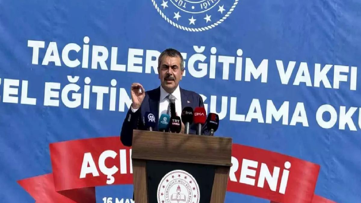 Bakan Tekin: “Türkiye, neredeyse tüm dersliklerinde akıllı tahta bulunduran dünyadaki tek ülke konumunda”