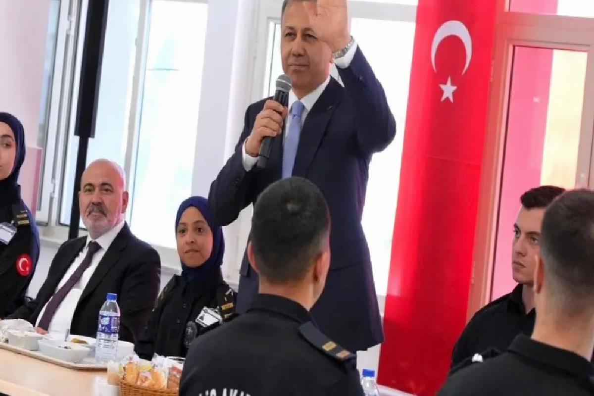 Bakan Yerlikaya, Polis Akademisi Öğrencileriyle Buluştu