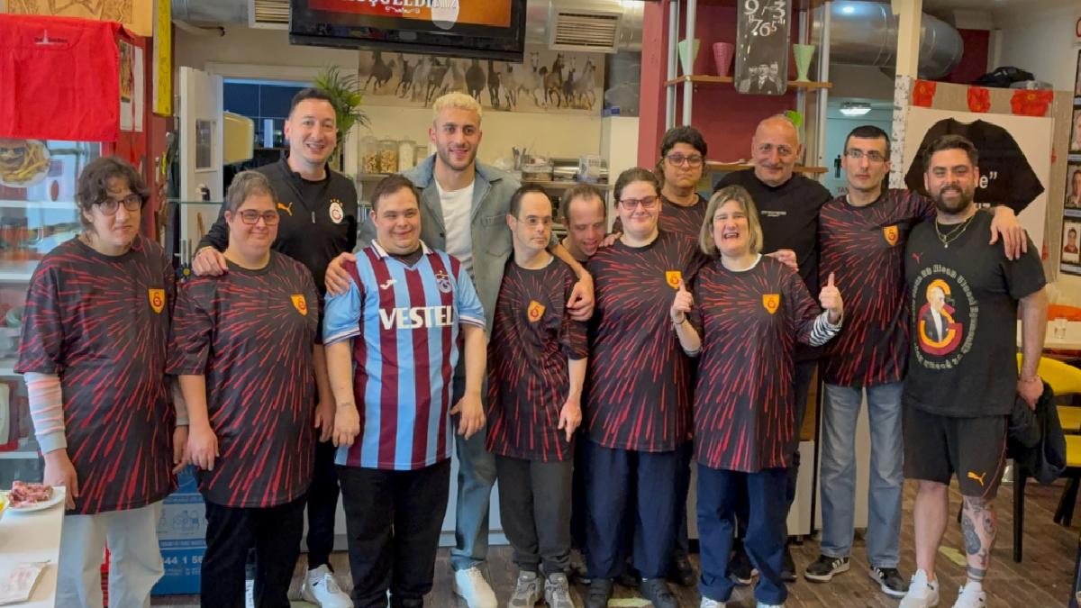 Barış Alper Yılmaz, Down Cafe’ye destek oldu