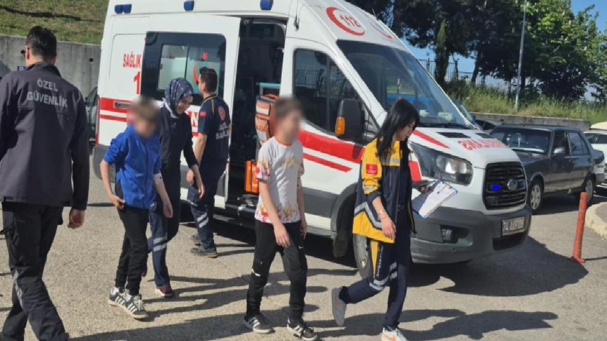 Bartın’da çöpte bulunan jelibonu yiyen 17 öğrenci hastanelik oldu